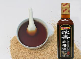 跟隨時代發(fā)展，不做落伍的芝麻油灌裝機(jī)