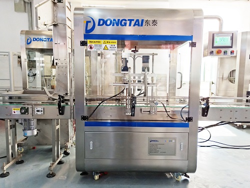 與科研相結(jié)合，鑄造一個(gè)不一樣的食用油灌裝機(jī)